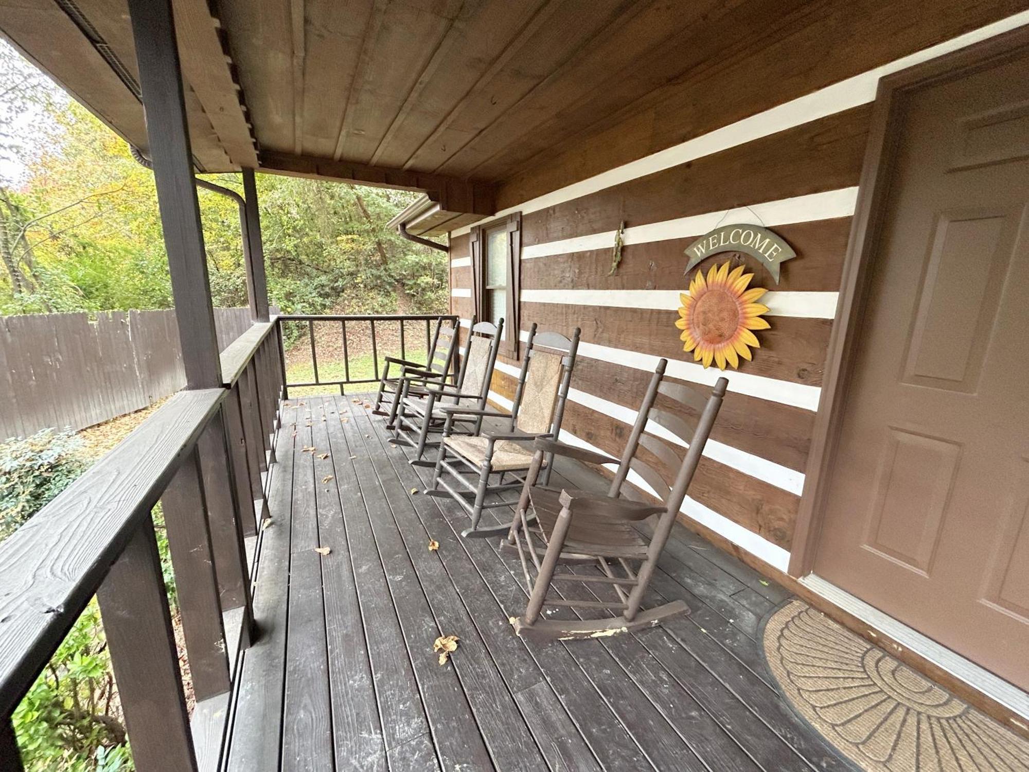 Tucked Away Cabin Пиджен Фордж Екстериор снимка