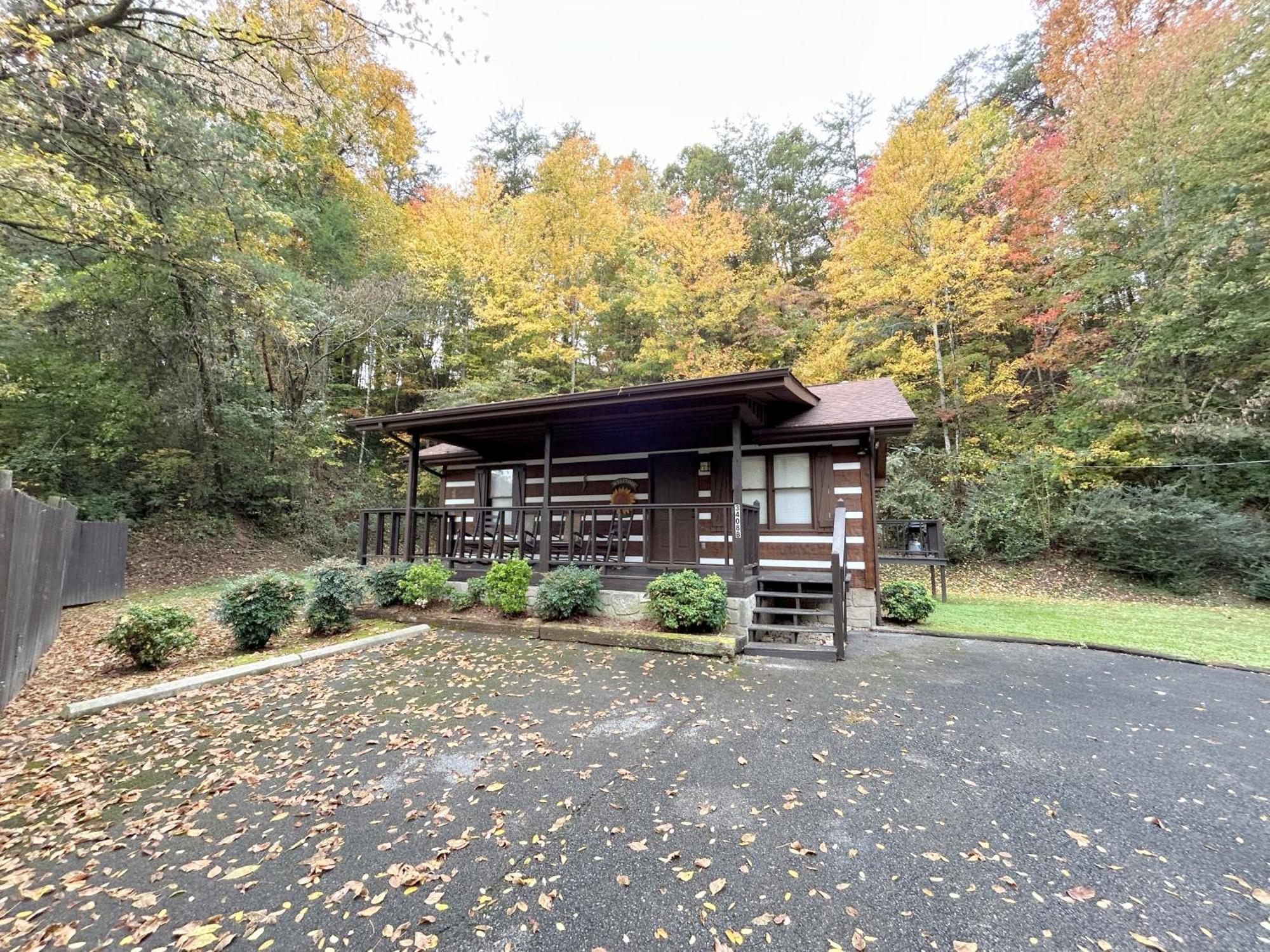 Tucked Away Cabin Пиджен Фордж Екстериор снимка